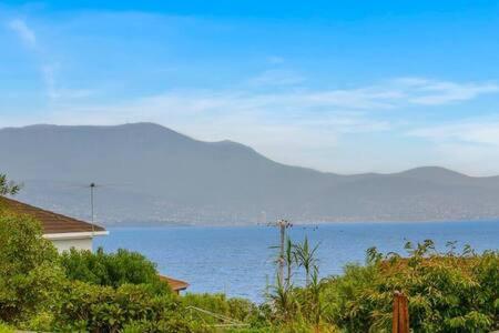 Spacious Modern Home Outstanding Views Sleeps 9 Hobart Exteriör bild