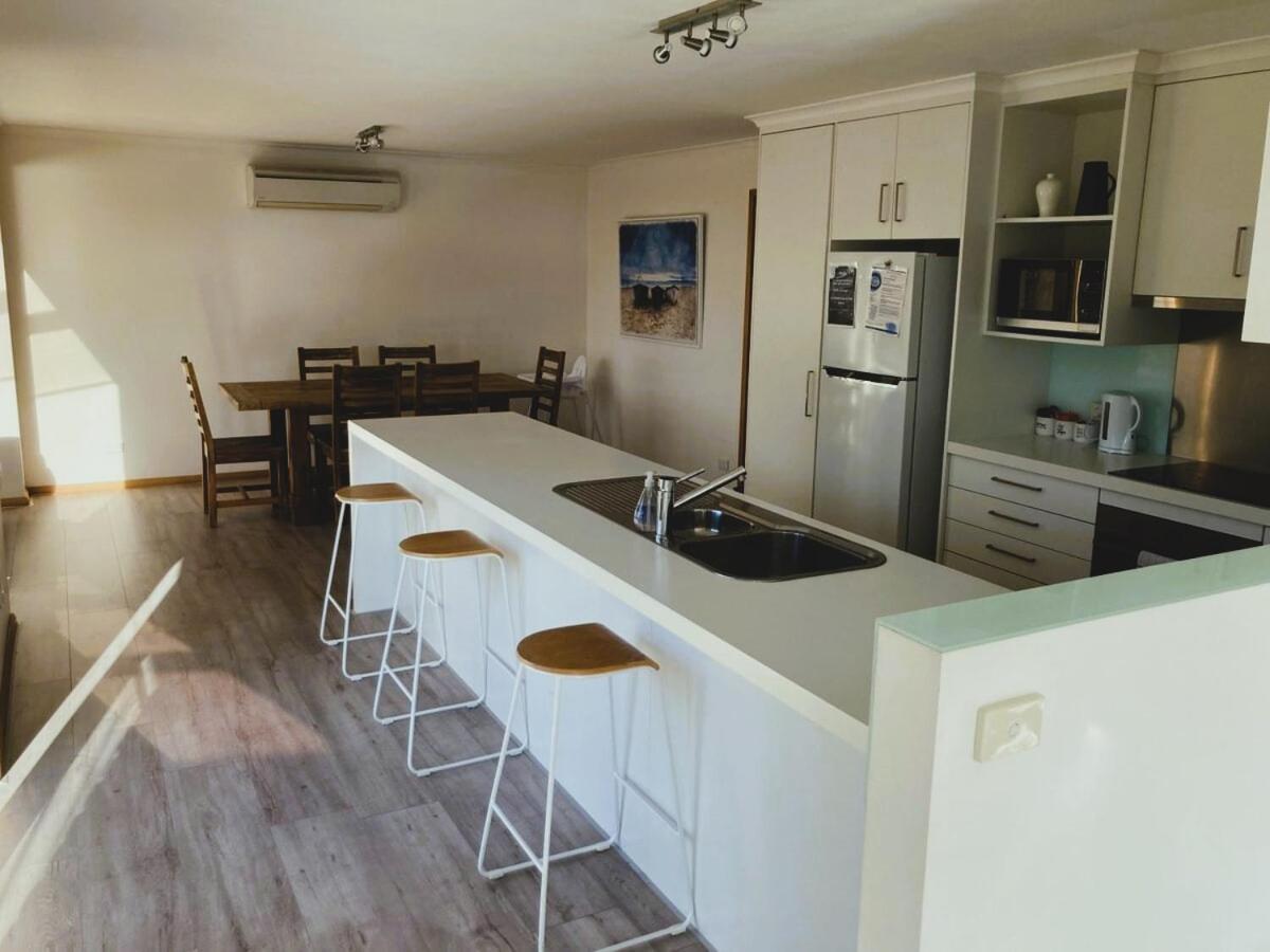 Spacious Modern Home Outstanding Views Sleeps 9 Hobart Exteriör bild