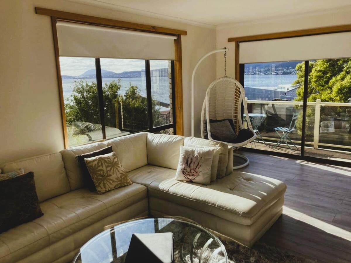 Spacious Modern Home Outstanding Views Sleeps 9 Hobart Exteriör bild